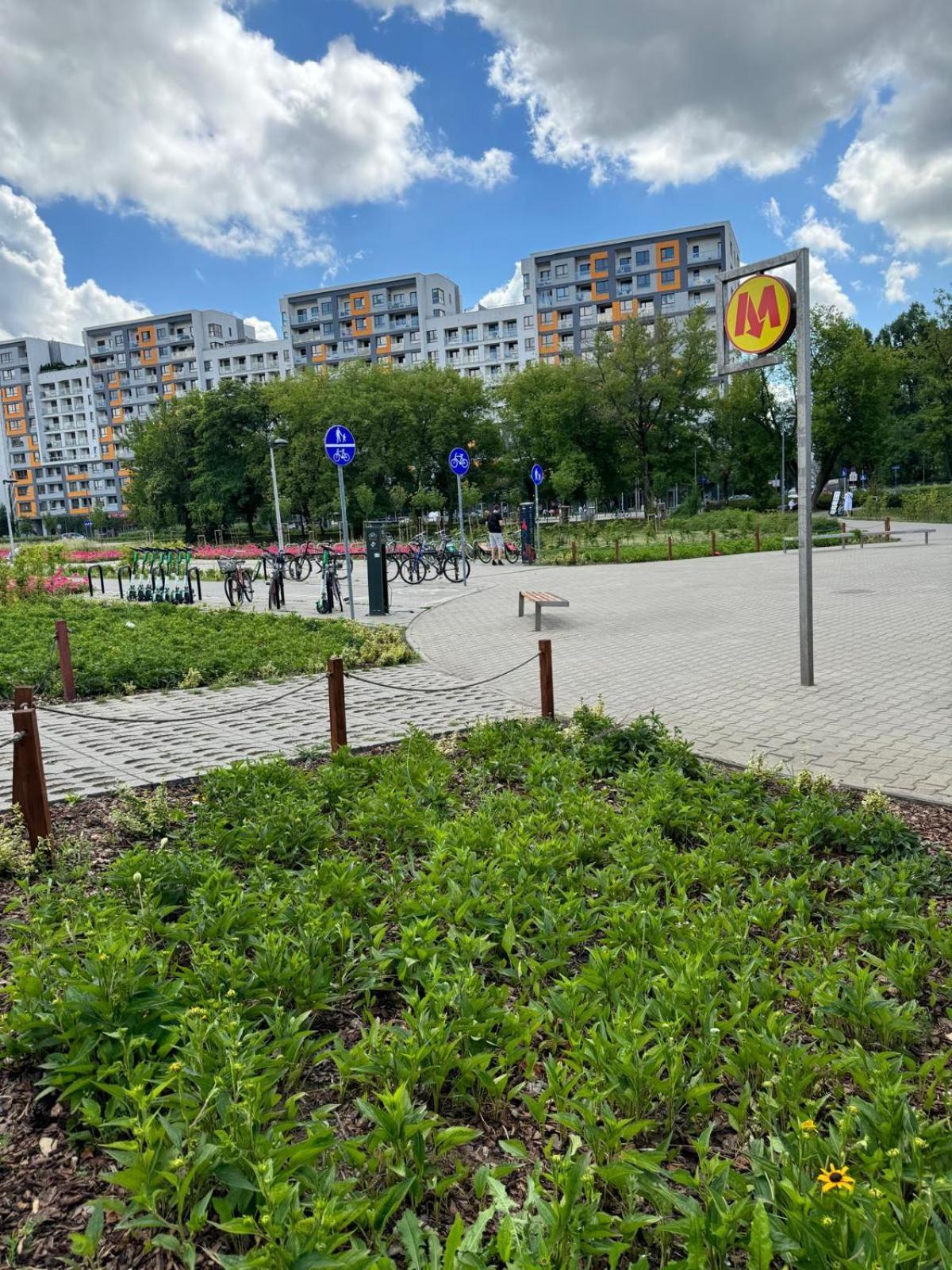 Apartment Metro Slodowiec Free Parking Warszawa Exteriör bild
